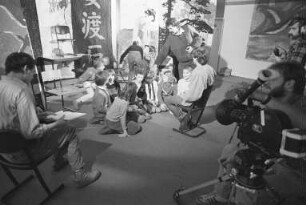 Dreharbeiten für den Lehrfilm "Die Näh-AG" im Privatgymnasium Karlsruhe
