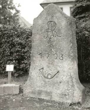 Viertelmeilenstein. Sandstein, 1723. Dippoldiswalde, Altenberger Straße, gegenüber Busbahnhof