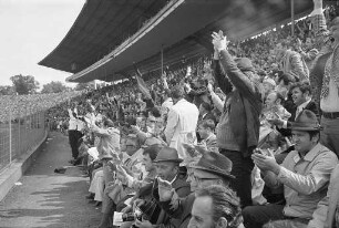 Fußballspiel des KSC gegen VfL Bochum im Wildparkstadion