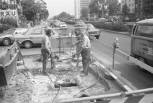 Vollsperrung der Durlacher Allee wegen Sanierung des Fahrbahn-Untergrunds zwischen Weinweg und Durlacher Tor sowie Anbringung eines neuen Sonderbelags