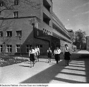Junge Sanitäter Schwesternschule
