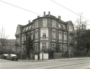 Dresden-Blasewitz, Tolkewitzer Straße 37. Wohnhaus (1876/1900). Eckansicht mit Fassade Heinrich-Schütz-Straße