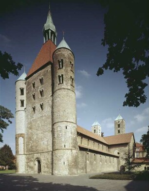 Pfarr- und ehemalige Stiftskirche Sankt Bonifatius — Westwerk
