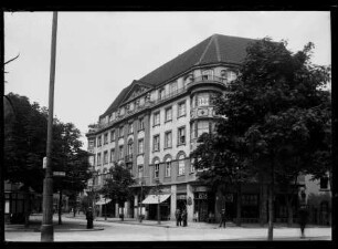 Köln, Wohn- und Geschäftshaus Montanusstraße 1 / Ecke Frankfurter Straße, sogenanntes Haus an der Eck oder Montanushaus, nach Plänen von Wilhelm Riphahn