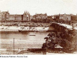 Jägerkaserne : Jägerkaserne, Sachsenplatz und Amtsgericht