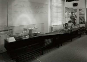"Inuit (Eskimos)" : Herrnhut, Völkerkundemuseum, Oberer Saal. "Inuit (Eskimos)"