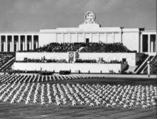 Vorführung von Arbeitsmännern am "Tag der Gemeinschaft" beim Reichsparteitag 1938