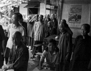 Gruppe einer Kommune im Altersheim (China 1959)