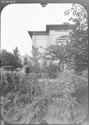 Dresden-Hosterwitz, Eichbuschweg 7. Villa (1875-1880). Bergseite