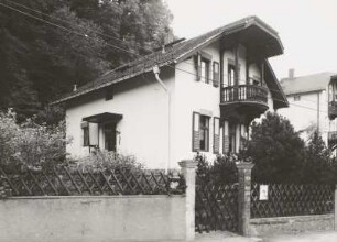 Radebeul, Lößnitzgrundstraße 117. Wohnhaus (E. 19. Jh.)