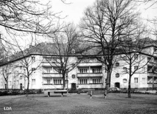 Platzrandbebauung mit Platzgrundriß; Berlin, Reinickendorf