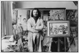 Der Maler Ulrich Hachulla in seinem Atelier