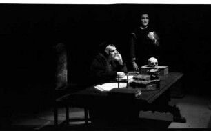 Bukarest: Th. Comedie, Faust, Mephisto im Studierzimmer