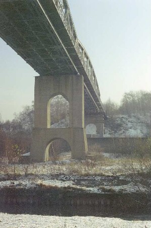 Hochbrücke, h Tiefbrücke, von W
