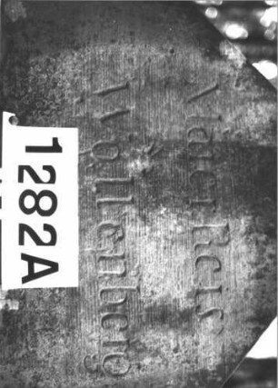 Grabstein 1282 (Index: 99900123) Material: Sandstein Zustand: Vorderseite völlig verwittert Maße HxBxT: 127x62x14 cm Beschreibung: Stele mit Dreiecksabschluss, im Dreiecksfeld Levitenkanne Symbolik: Levitenkanne: Grabstein 1282A