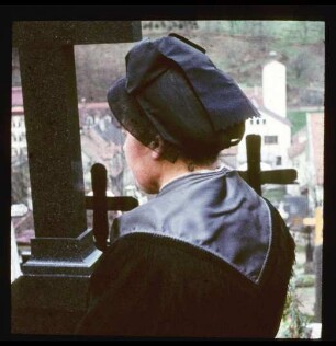 Frau in Peterstäler Tracht