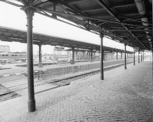 Forst Bahnhof, Bahnsteige