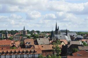 Quedlinburg - Stadtübersicht : Stadtübersicht vom Schlossgarten gesehen. Aufgenommen am 20. Juli 2012 in Quedlinburg