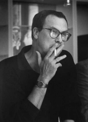 Robert Wilson (geb. 1941; amerikanischer Regisseur, Theaterautor, Maler, Lichtdesigner, Bühnenbildner, Videokünstler und Architekt; american avant-garde stage director and playwright). Hamburg, 1987