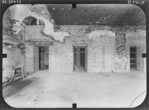 Schwarzburg. Schloss. Ruine des Hauptgebäudes. Innenansicht