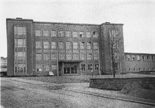 Deutsche Demokratische Republik. Forschungsinstitut, Haupteingangsfront
