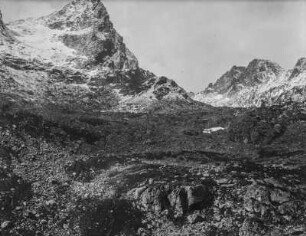 Im Gebirge : Geröll in einem Gebirgstal