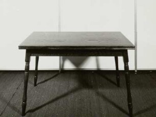 Eßtisch (Modell T 300)