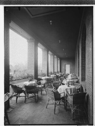 Stadthalle [Hauptrestaurant im Stadtpark] (Hamburg-Winterhude): Terrassen-Gastraum : SchumacherWV Nr. 146
