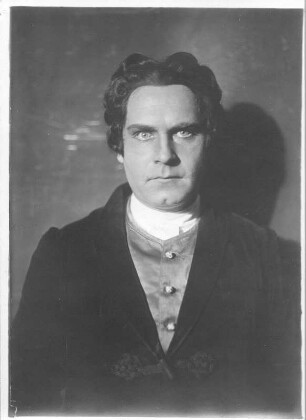 Struensee. Drama von Otto Erler. Staatsschauspiel Dresden, Neueinstudierung 18.3.1926 : Rollenporträt Willi Kleinoschegg