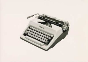 Schreibmaschine "Olympia Portable SM9" der Olympia-Werke