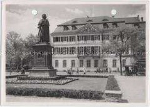 Bonn, Denkmal Ludwig van Beethoven und Postamt