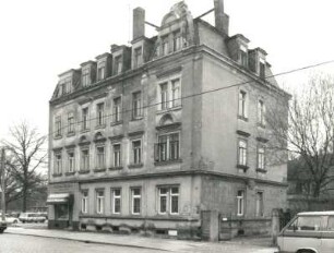 Dresden-Pieschen. Wohnhaus mit Ladeneinbau, Robert-Matzke-Straße 3/Ecke Leisniger Platz. Straßenansicht