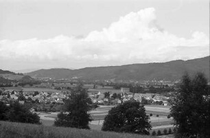 Blick von der Wallfahrtskapelle Giersberg ins Dreisamtal