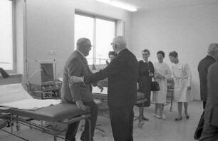 Inbetriebnahme der neuen Urologischen und Chirurgischen Klinik des Städtischen Krankenhauses.
