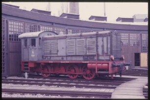 Lokomotive "RCT 36629" vor dem Lokschuppen