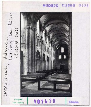 Lessay (Manche): Ehemalige Abteikirche, Mittelschiff nach West-Südwest (Zustand 1963)