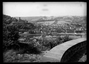 Blick vom Kaffelstein auf z.T. Kreuzwertheim, Mainufer und Burg Richtung Wartberg
