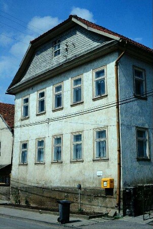 Giebel der ehemaligen Schule