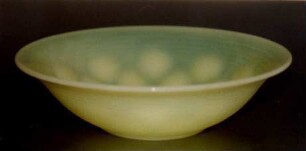 Gelbe Pressglasschale