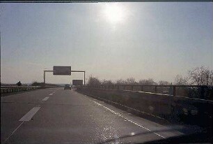 Einfahrt in Kreisel Südwest (Heidelberg Richtung Heilbronn) von Nebenfahrbahn West (Heidelberg Richtung Karlsruhe)