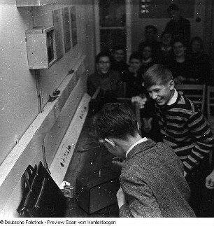 Pionierpalast: Kybernetik-Arbeitsgemeinschaft & Besuch der NVA