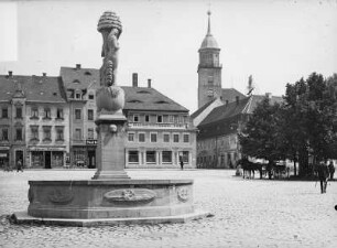 Bischofswerda, Marktplatz mit Paradiesbrunnen und Stadtkirche