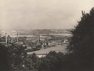 Freital. Döhlener Becken. Blick vom Fuß des Windberges nach dem Burgwartsberg und der Siemens-Glasfabrik