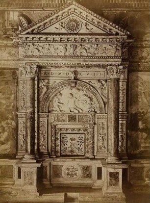 Der Hochaltar in der Kirche Santa Maria in Portico a Fontegiusta, Siena