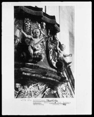 Putto mit Anker
