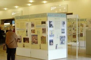Blick in die Ausstellung im Foyer der SLUB