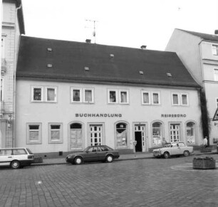 Bad Schandau, Marktplatz 3. Wohnhaus mit Läden (1701/1800). Ansicht von Nordosten