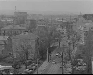 Dresden-Neustadt. Blick vom Hochhaus (Verwaltungsgebäude der Dresdner Verkehrsbetriebe) nach Westen über die Antonstraße