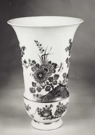 Becherförmige Vase mit indianischer Blumen- und Vogelmalerei