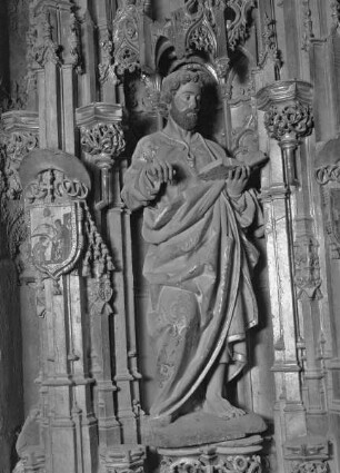 Sockelgeschoss, linker Teil: Evangelistenfigur